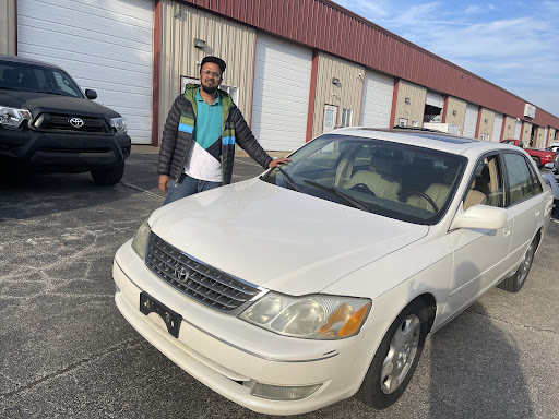 Used Car Dealer «Luxury Cars Xchange», reviews and photos, 15523 Weber Rd #103, Lockport, IL 60441, USA