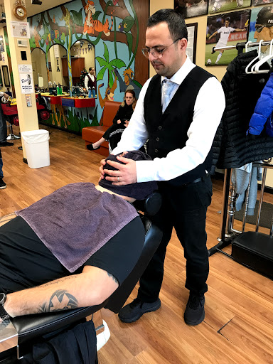Barber Shop «Utopia Barber Shop», reviews and photos, 20-06 Utopia Pkwy, Whitestone, NY 11357, USA