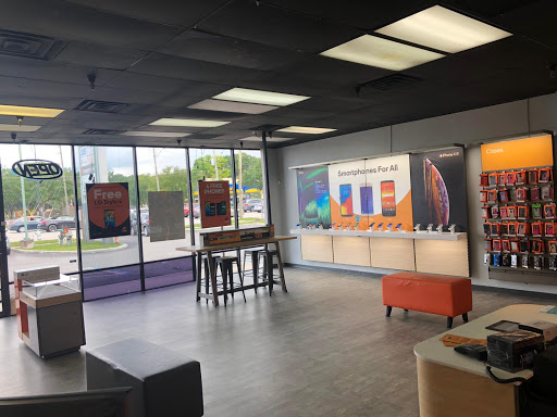 Telecommunications Service Provider «Boost Mobile Store by R & A Wireless», reviews and photos, 1652 N Goldenrod Rd, Orlando, FL 32807, USA