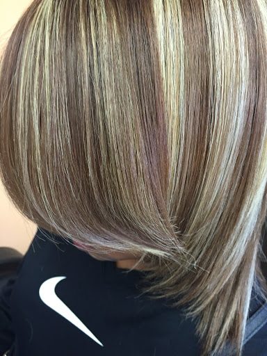 Beauty Salon «Diva Divine Hair Extensions Salon», reviews and photos, 8940 Woodman Ave, Arleta, CA 91331, USA