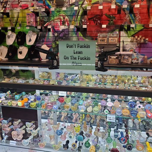 Tobacco Shop «Underground Culture Smoke Shop», reviews and photos, 4 Main Rd, Tiverton, RI 02878, USA