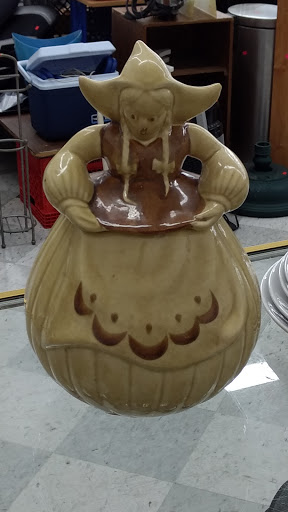 Thrift Store «This-N-That Thrift Store Vancouver Plaza», reviews and photos, 7601 NE Vancouver Plaza Dr, Vancouver, WA 98662, USA