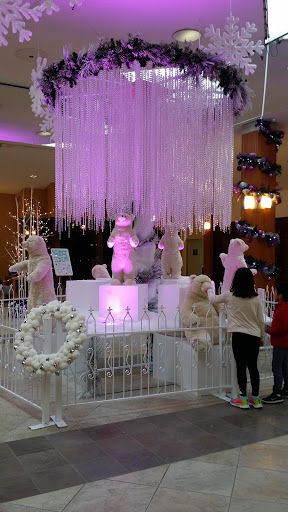 Shopping Mall «Orchard Mall Shopping Center», reviews and photos, 6337 Orchard Lake Rd, West Bloomfield Township, MI 48322, USA