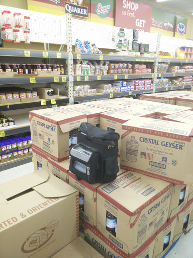 Grocery Store «Grocery Outlet Bargain Market», reviews and photos, 4157 NW U.S. 101 #101, Lincoln City, OR 97367, USA