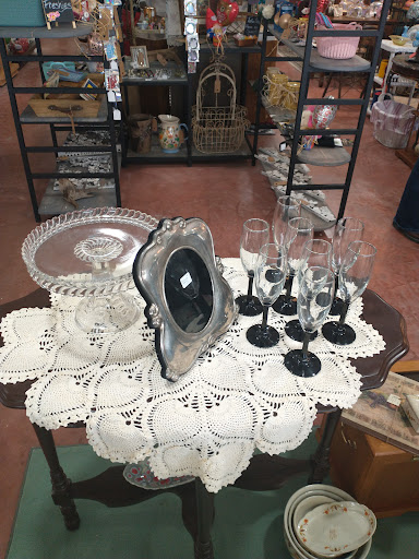 Antique Store «Hidden Talent Gifts & Antiques», reviews and photos, 400 S Main St, McGregor, TX 76657, USA