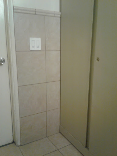 Electrical Supply Store «Courtesy Electric Wholesale», reviews and photos, 926 E Orange Grove Blvd, Pasadena, CA 91104, USA