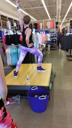 Clothing Store «Old Navy», reviews and photos, 253 Hartford Ave, Bellingham, MA 02019, USA