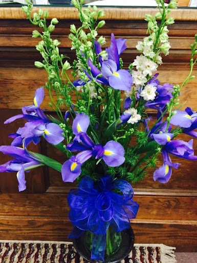 Florist «Wild Iris Flowers & Gifts 234 Center Ave Molalla Or 97038», reviews and photos, Center Ave, Molalla, OR 97038, USA