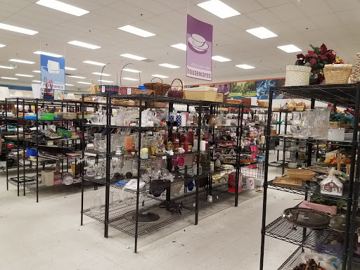 Thrift Store «Gilbert & Guadalupe Goodwill Retail Store & Donation Center», reviews and photos, 868 N Gilbert Rd, Gilbert, AZ 85234, USA