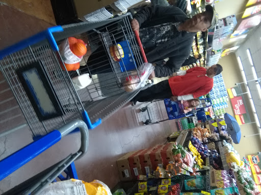 Grocery Store «Grocery Outlet Bargain Market», reviews and photos, 2179 E 14th St, San Leandro, CA 94577, USA
