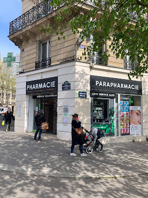 Pharmacie de la Place Denfert-Rochereau à Paris