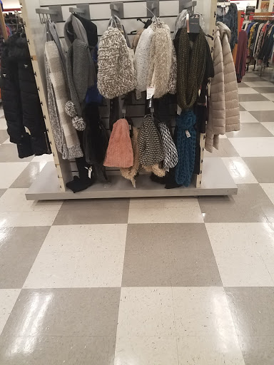 Department Store «T.J. Maxx», reviews and photos, 330 Howe Ave, Cuyahoga Falls, OH 44221, USA