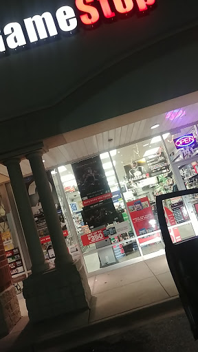 Video Game Store «GameStop», reviews and photos, 1141 S York Rd Ste 26, Bensenville, IL 60106, USA