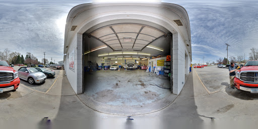 Used Car Dealer «Harris Boyz Auto», reviews and photos, 2115 S Riverside Dr, Iowa City, IA 52246, USA