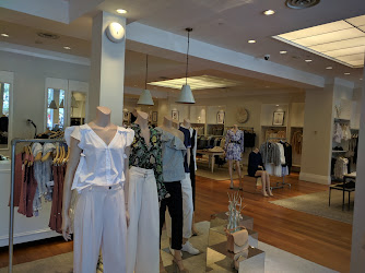 Club Monaco Robson Street