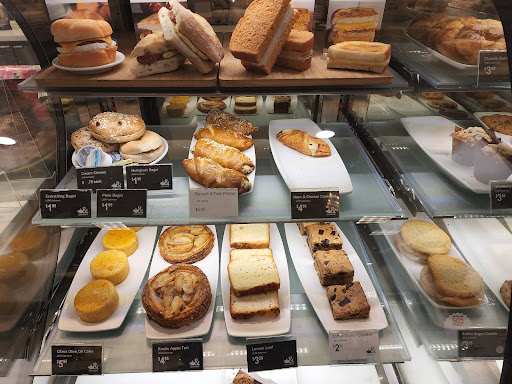 Book Store «Barnes & Noble Booksellers Boca Raton», reviews and photos, 1400 Glades Rd, Boca Raton, FL 33431, USA