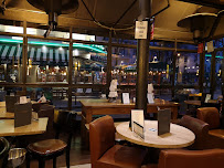 Atmosphère du Restaurant Café Odessa - Brasserie parisienne tendance - n°19