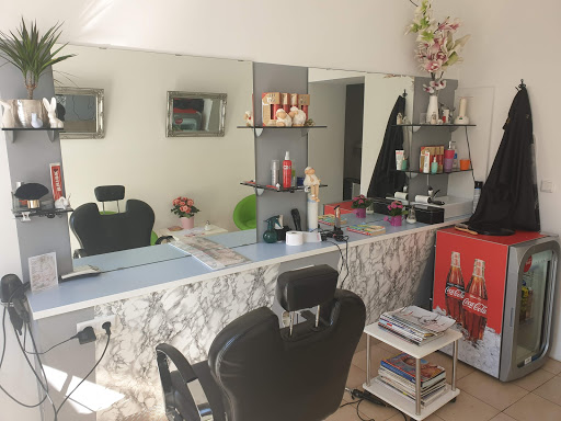 Hairdresser Happy In Mödling
