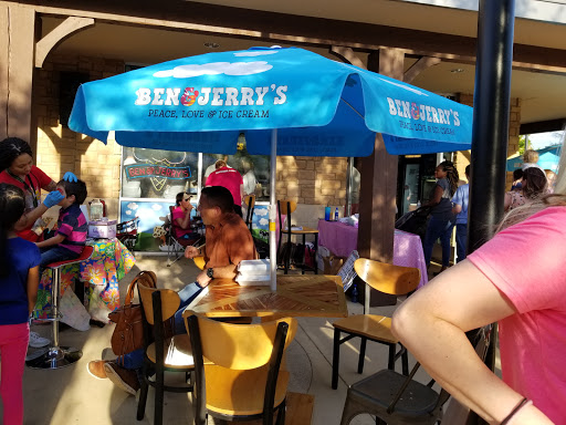 Shopping Mall «The Shops at Highland Village», reviews and photos, 1701 Shoal Creek, Highland Village, TX 75077, USA