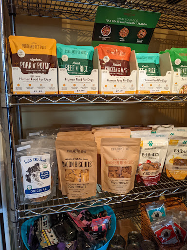 Pet Supply Store «Beach Puppy», reviews and photos, 614 Broadway St, Seaside, OR 97138, USA