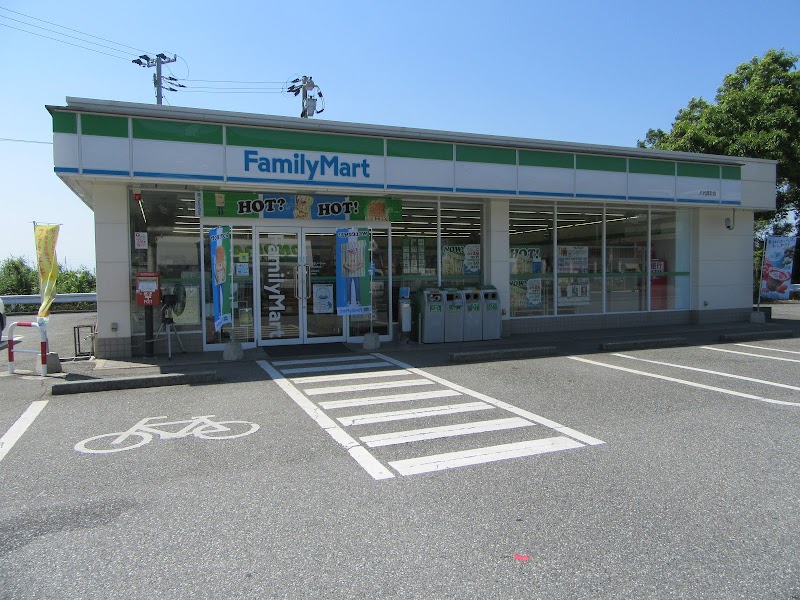 ファミリーマート 八代岡町店