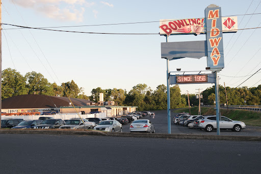 Bowling Alley «Midway Bowling Center», reviews and photos, 1561 Holly Pike, Carlisle, PA 17015, USA