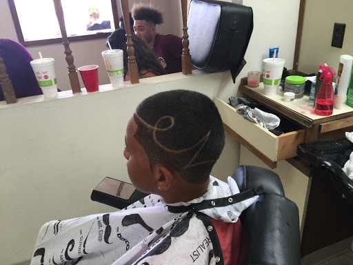 Barber Shop «5 Star Barbershop», reviews and photos, 2014 Tytus Ave, Middletown, OH 45042, USA