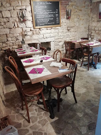 Atmosphère du Restaurant l' Antre des Flaveurs - La Table du Producteur à Saint-Cirq-Lapopie - n°8