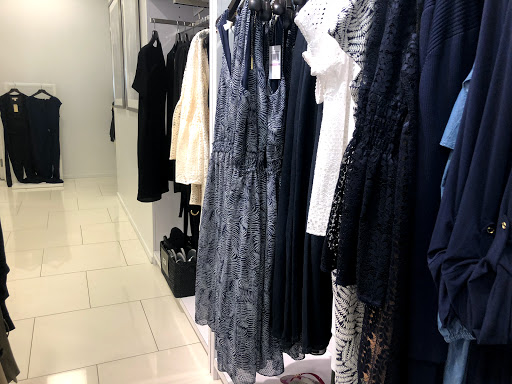 Fashion Accessories Store «Michael Kors», reviews and photos, 18527 Outlet Blvd #727, Chesterfield, MO 63005, USA