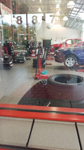 Tire Shop «Discount Tire Store - Murfreesboro, TN», reviews and photos, 2652 S Church St, Murfreesboro, TN 37127, USA