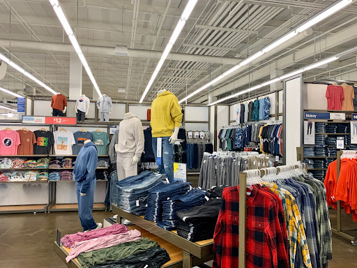 Clothing Store «Old Navy», reviews and photos, 20505 S Dixie Hwy, Cutler Bay, FL 33189, USA