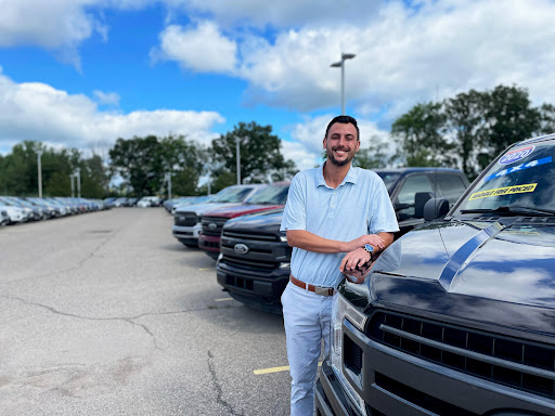 Car Dealer «Hines Park Ford», reviews and photos, 56558 Pontiac Trail, New Hudson, MI 48165, USA