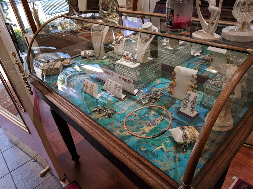 Jewelry Store «Victoriana Antique & Fine Jewelry», reviews and photos, 1417 Larimer St, Denver, CO 80202, USA