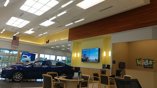 Used Car Dealer «CarMax», reviews and photos, 3600 W Henrietta Rd, Rochester, NY 14623, USA