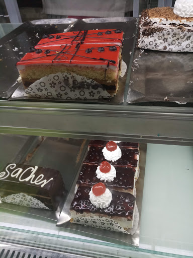 4U Supermarket, 58 Adetokunbo Ademola Cres, Wuse 2, Abuja, Nigeria, Dessert Shop, state Nasarawa