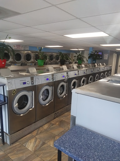 Laundromat «Solar Family Laundry & Dry Cleaning», reviews and photos, 1503 W High St, Stowe, PA 19464, USA