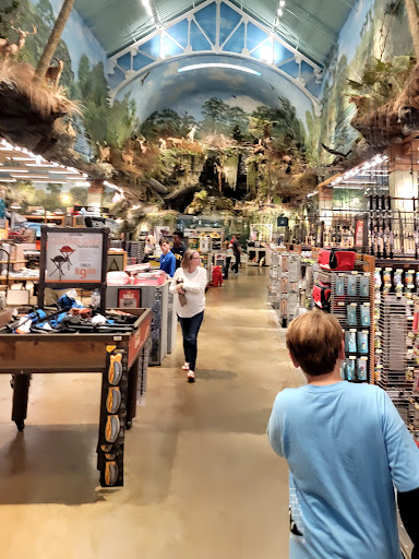 Sporting Goods Store «Bass Pro Shops», reviews and photos, 10501 Palm River Rd, Tampa, FL 33619, USA