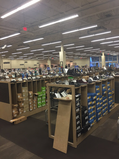 Shoe Store «DSW Designer Shoe Warehouse», reviews and photos, 720 Jefferson Rd, Rochester, NY 14623, USA