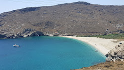 Melakonas Beach II'in fotoğrafı küçük koy ile birlikte