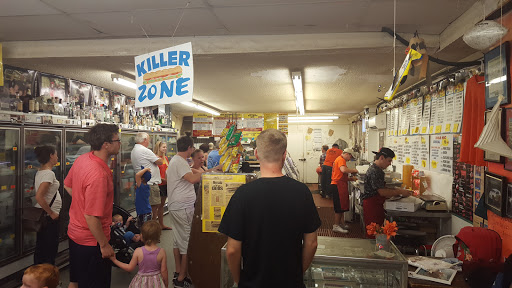 Grocery Store «B&B Grocery, Meat & Deli», reviews and photos, 2001 SE 6th St, Des Moines, IA 50315, USA