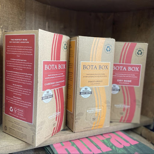 Liquor Store «Yauco Liquor Store», reviews and photos, 2744 W Division St, Chicago, IL 60622, USA