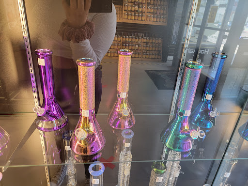 Tobacco Shop «Amsterdam Smoke and Vape Store», reviews and photos, 315 Pine Ave, Long Beach, CA 90802, USA