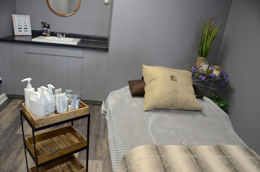 Beauty Salon «Corner Salon», reviews and photos, 892 N State St, Lockport, IL 60441, USA