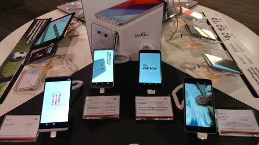 Cell Phone Store «Verizon», reviews and photos, 1002 Fleet St, Baltimore, MD 21202, USA