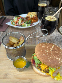 Hamburger du Restaurant végétarien Le Grenier de Notre Dame à Paris - n°13