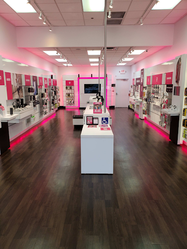 Cell Phone Store «T-Mobile», reviews and photos, 1530 Black Lake Blvd SW A102, Olympia, WA 98502, USA
