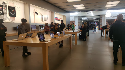 Computer Store «Apple Tacoma Mall», reviews and photos, 4502 S Steele St, Tacoma, WA 98409, USA