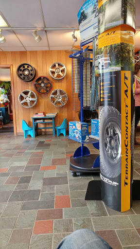 Auto Repair Shop «Checkered Flag Auto Repair», reviews and photos, 174 Hartford Ave, East Granby, CT 06026, USA