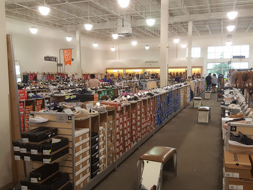 Shoe Store «DSW Designer Shoe Warehouse», reviews and photos, 11531 Fountains Dr, Maple Grove, MN 55369, USA