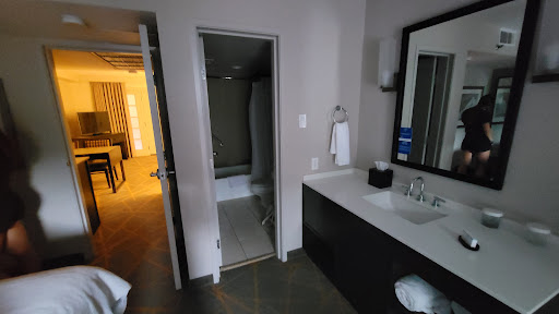 Hotel «Embassy Suites by Hilton Denver Southeast», reviews and photos, 7525 E Hampden Ave, Denver, CO 80231, USA